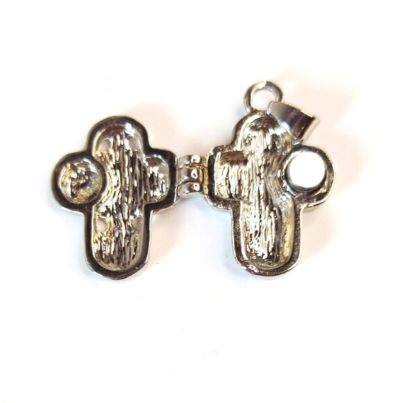 Silver Tone Filigree Cross Locket Pendant Magnetic Closure Religious Christian - Picture 4 of 4